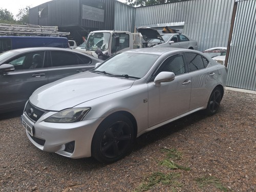 Lexus is220d 2231cc diesel - is220d, se